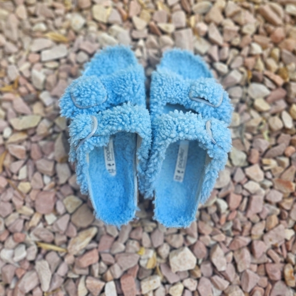 Papillio by Birckenstock Baby Blue Fuzzy Slip On Sz 39 (7.5 - 8 US)